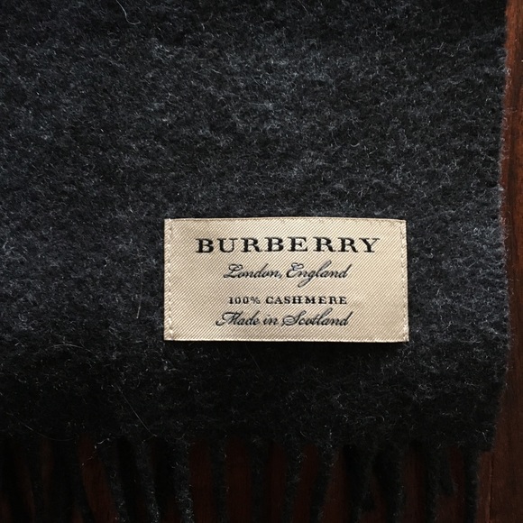 Burberry Scarf - Picture 5 of 7
